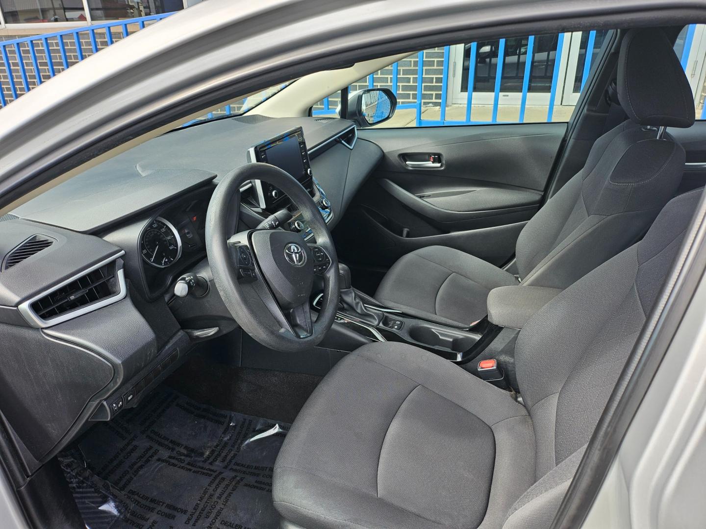 2020 SILVER Toyota Corolla LE (5YFEPRAE8LP) with an 1.8L L4 DOHC 16V engine, CVT transmission, located at 7600 S Western Ave., Chicago, IL, 60620, (773) 918-3980, 0.000000, 0.000000 - Photo#4